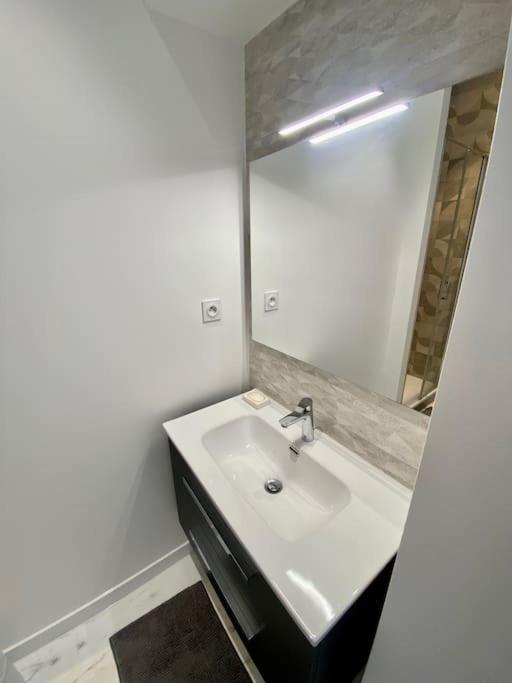 Superbe Appartement Hyper Centre 4 Personnes วาลองซ์ ภายนอก รูปภาพ